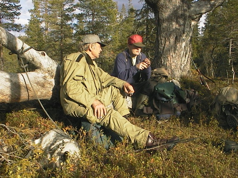 1999 Kaffekok på Stakkjlen_4.jpg - Det er første dag i elgjakta 1999 Kaffekok på øvre Stakkjølen. Gunnar og Jonny